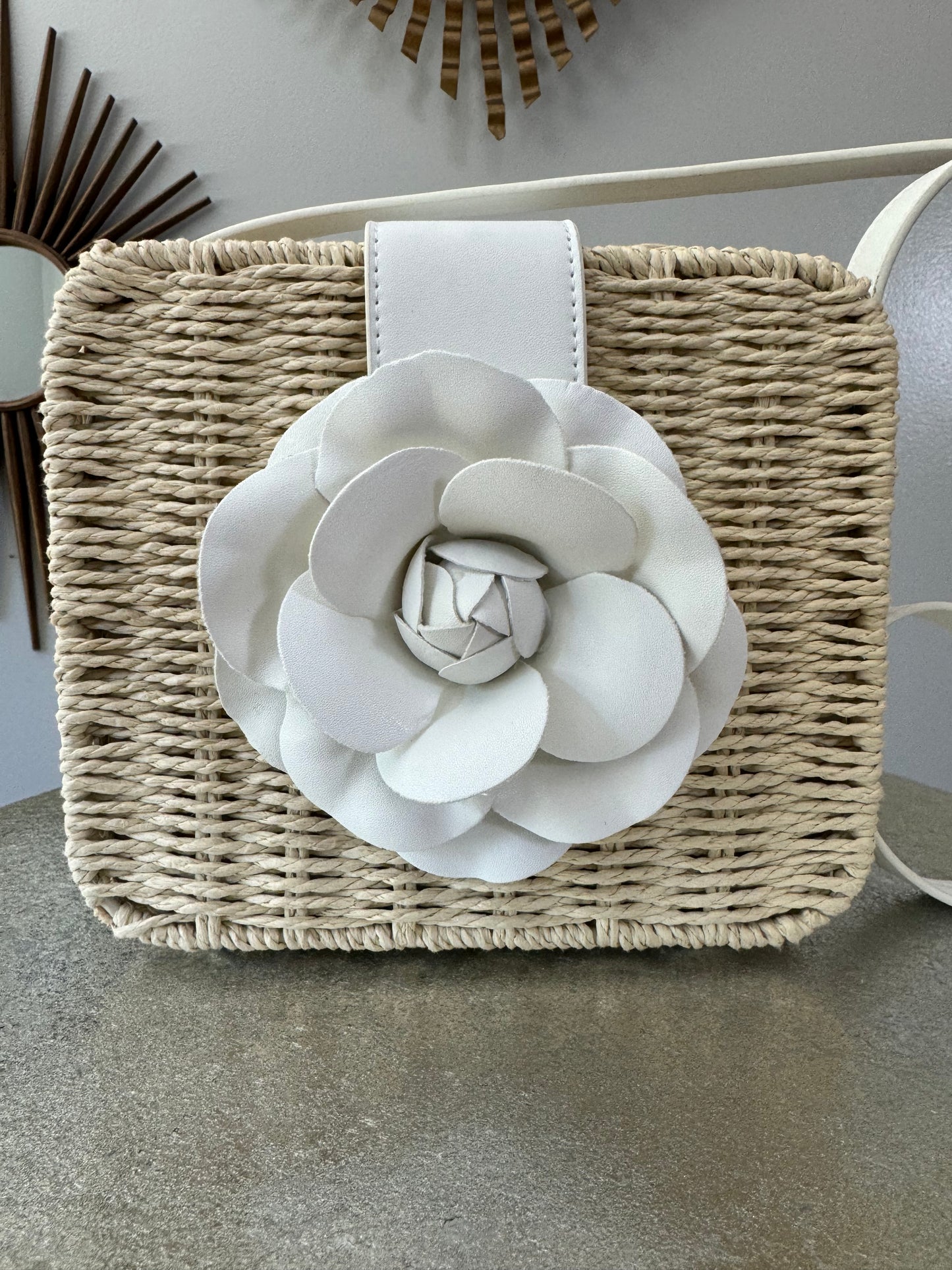 Like Dreams - White Rosie Straw Mini Crossbody Bag