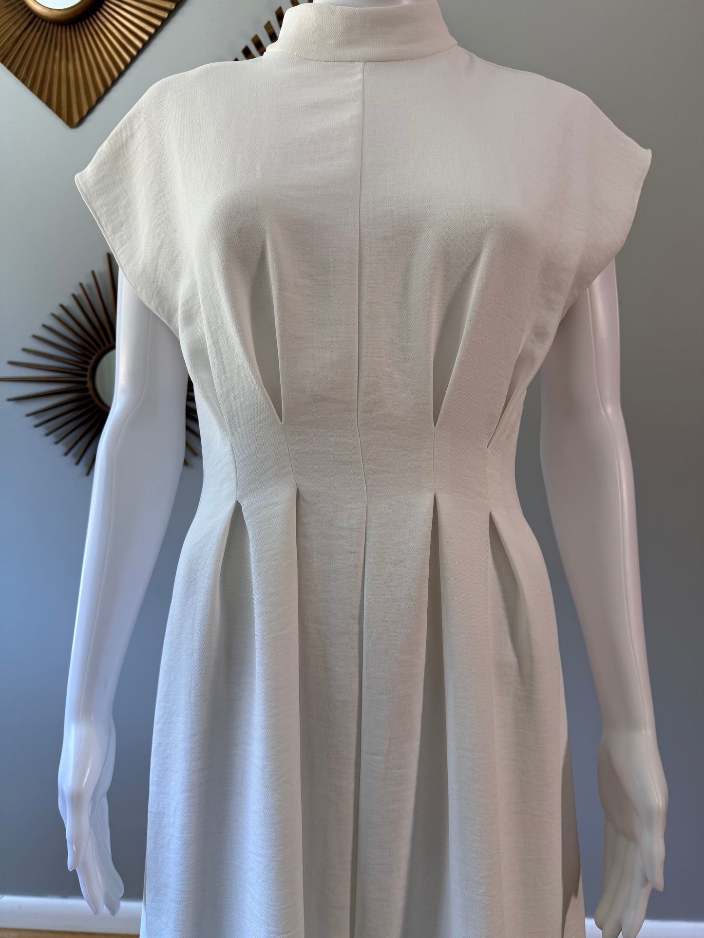 Zara - Vestido Cintura Cónica