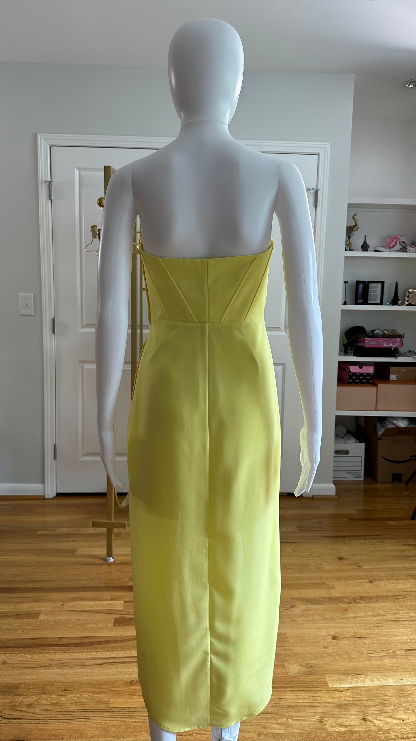 H&M - Vestido drapeado sin tirantes en amarillo