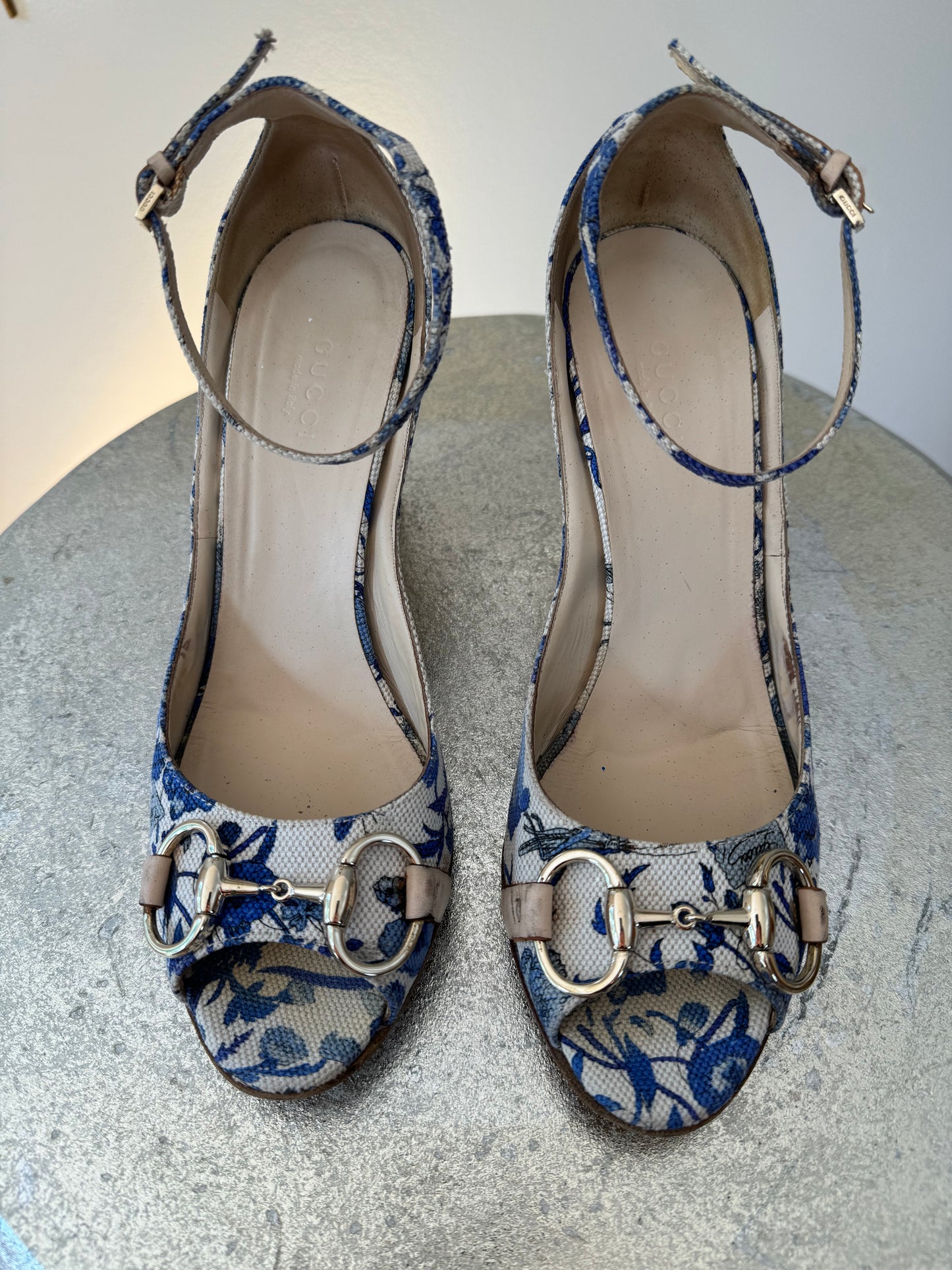 GUCCI -  Blue Floral Horsebit Raffia Wedge Sandals