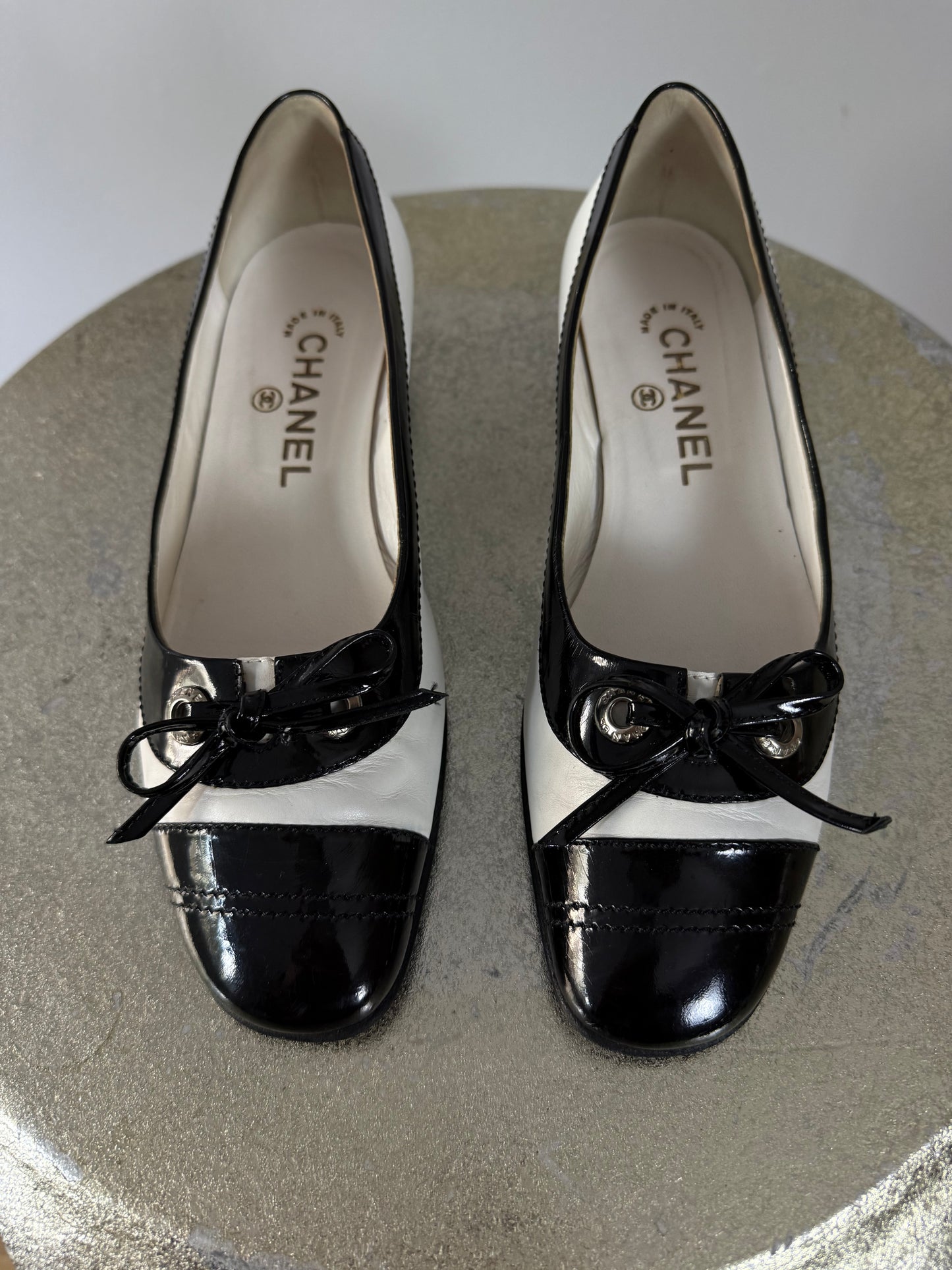 Chanel - Black & White Oxford Flats