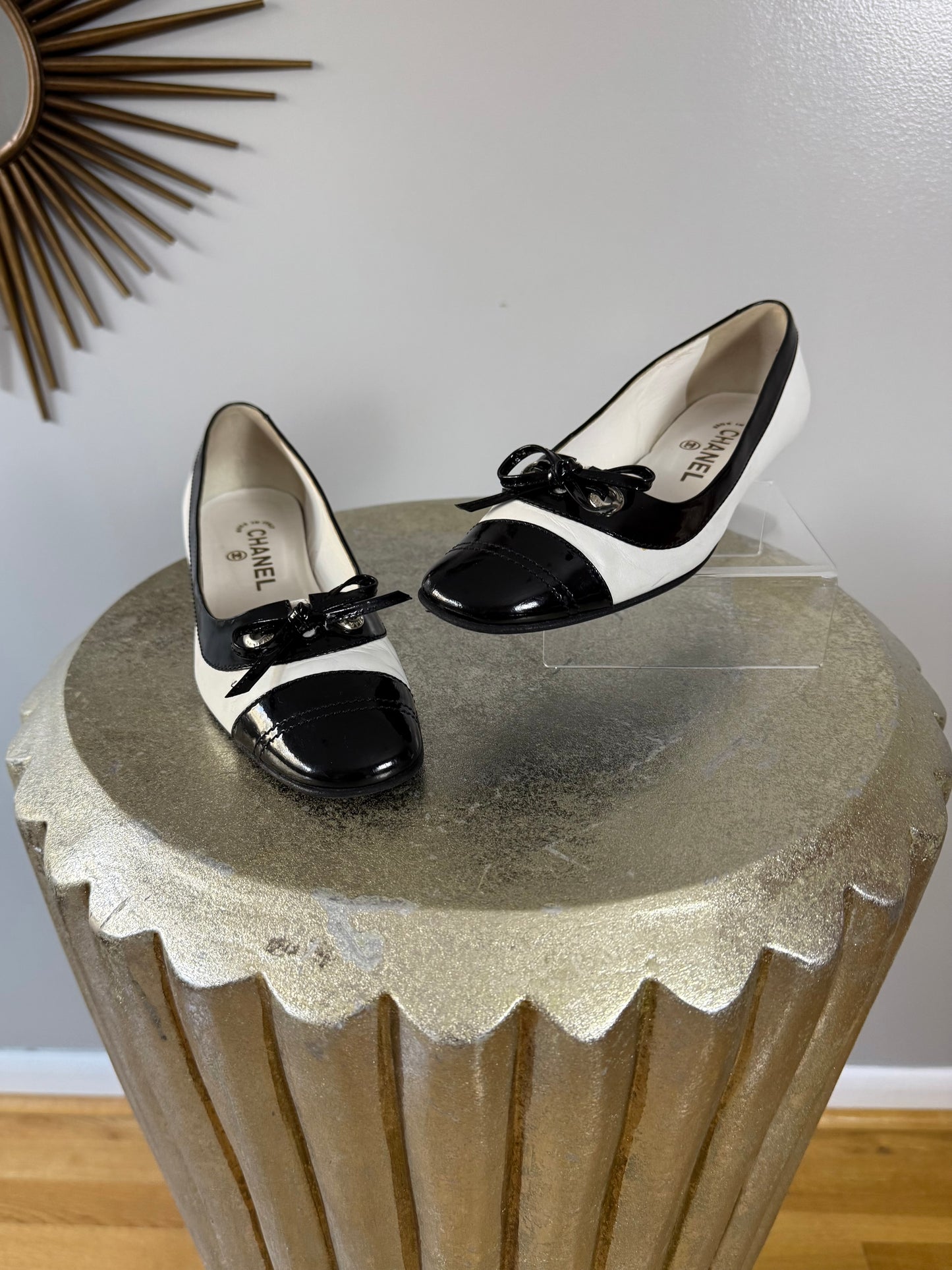 Chanel - Black & White Oxford Flats