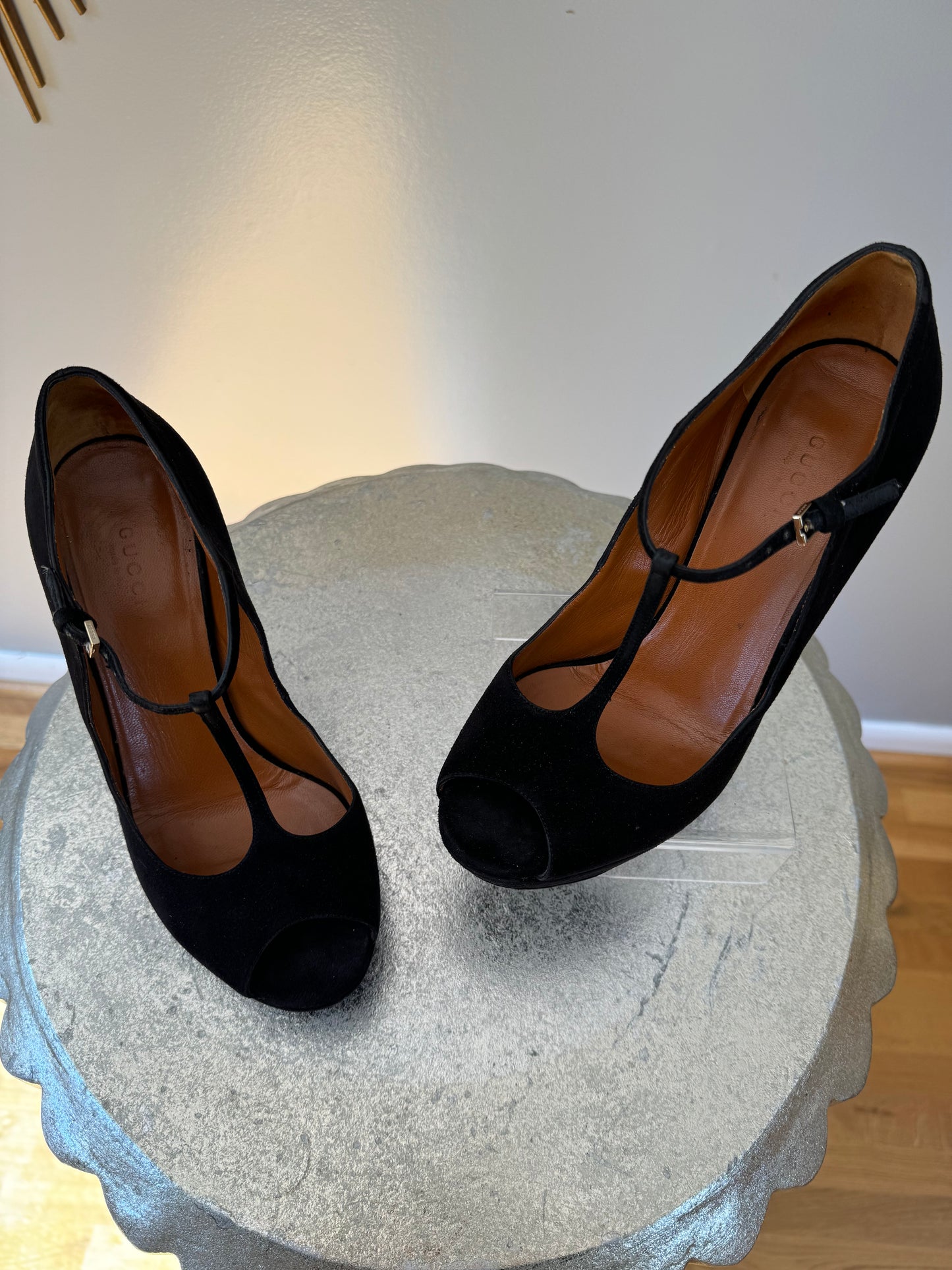 GUCCI - Black Suede T-Strap Betty Pumps