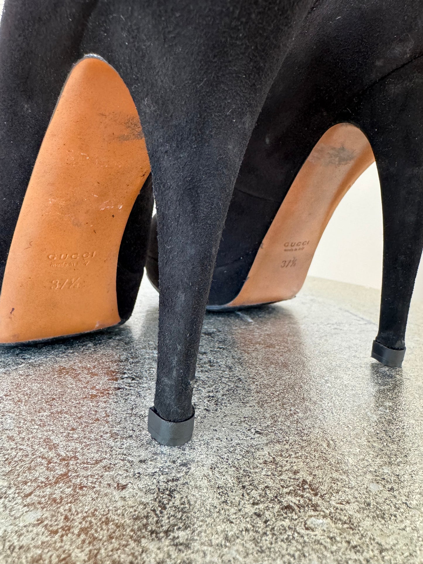 GUCCI - Black Suede T-Strap Betty Pumps