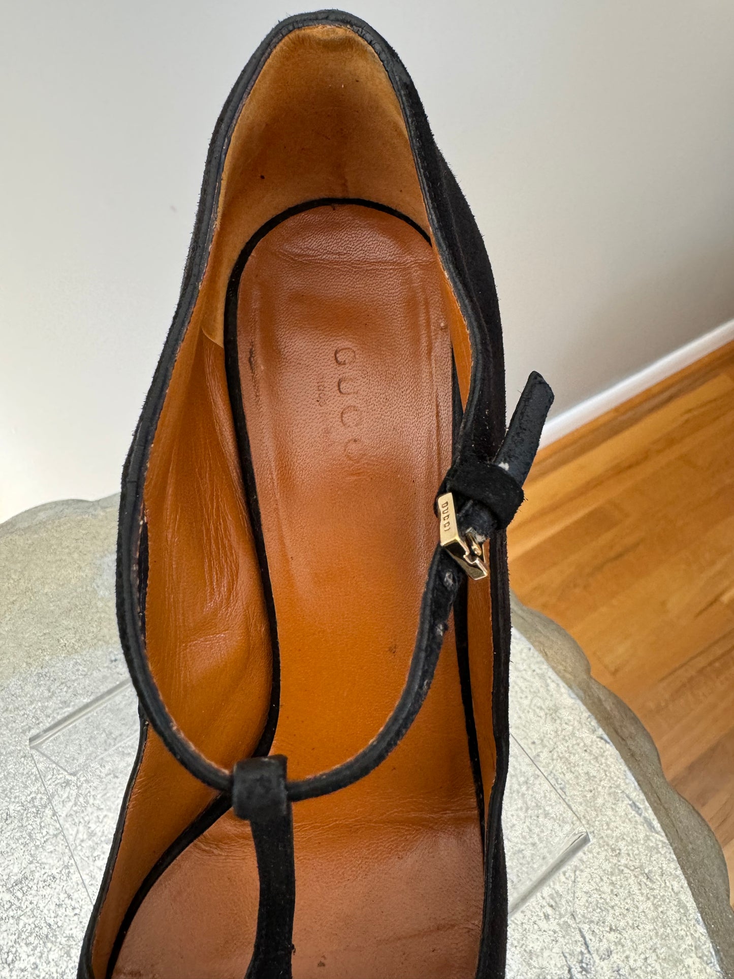 GUCCI - Black Suede T-Strap Betty Pumps