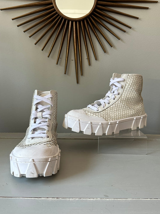 Schutz - Zapatillas deportivas Loomis de piel con adornos de serpiente