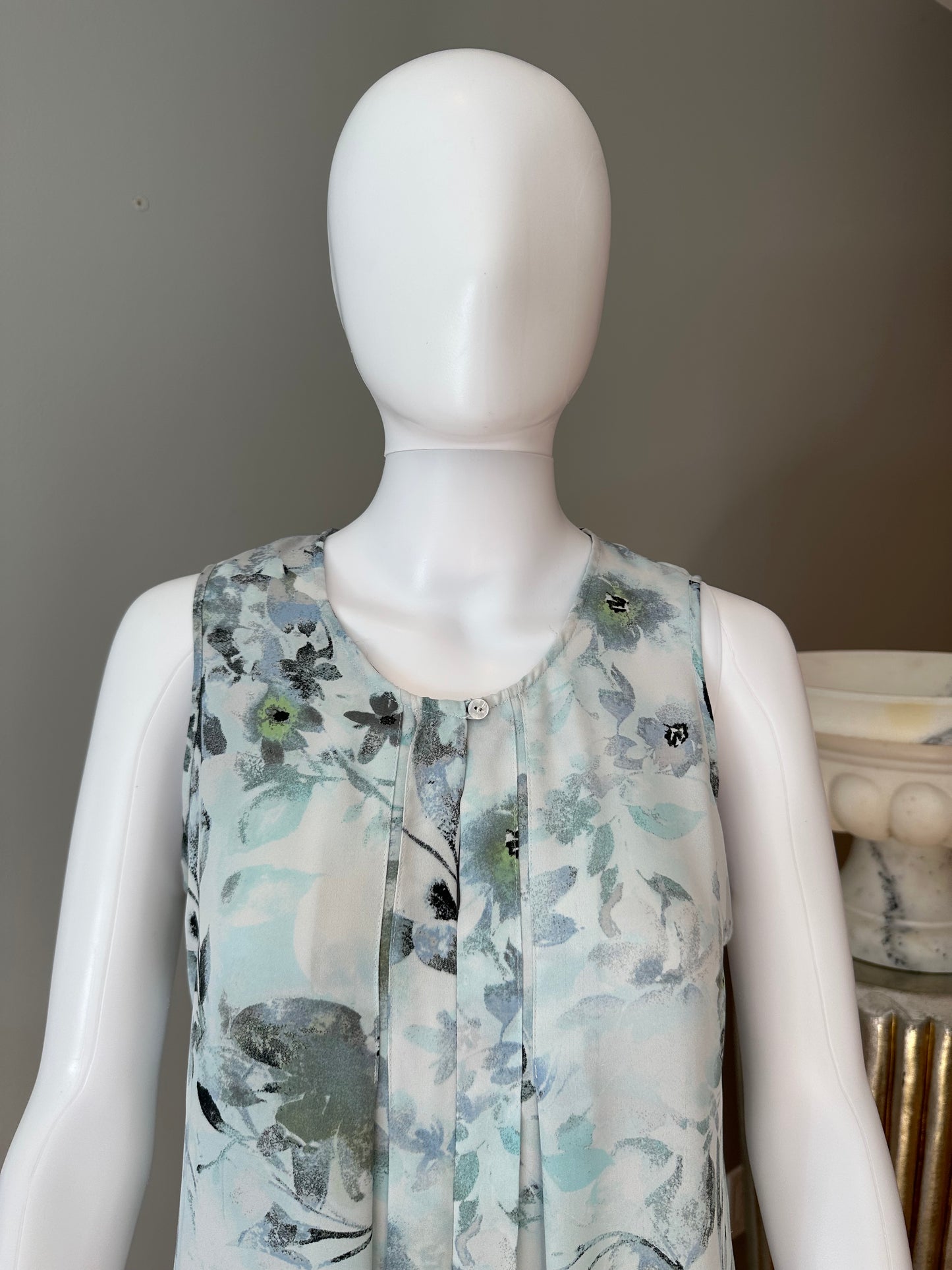 Rose & Olive - Blue Floral Sleeveless Top