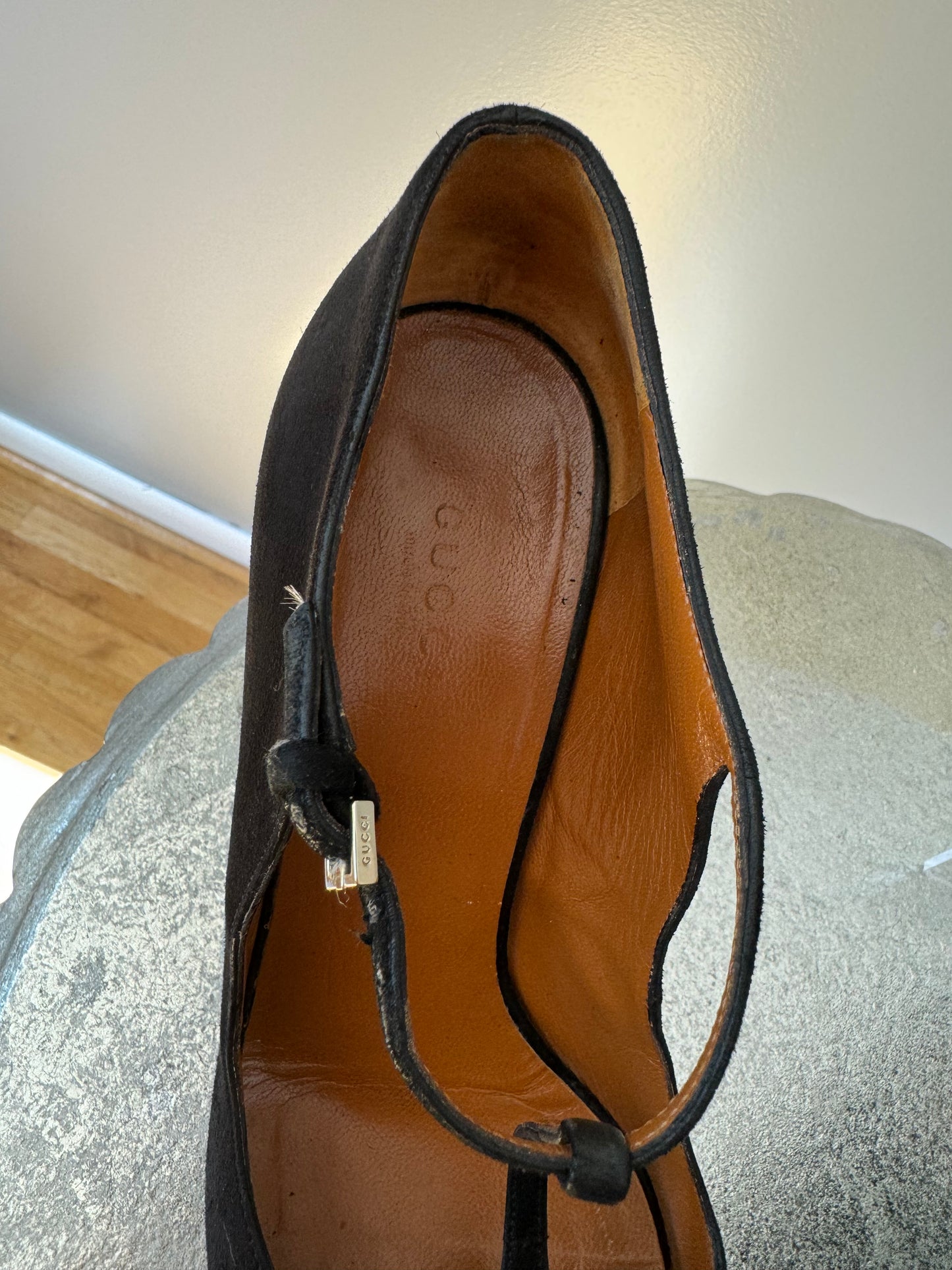 GUCCI - Black Suede T-Strap Betty Pumps