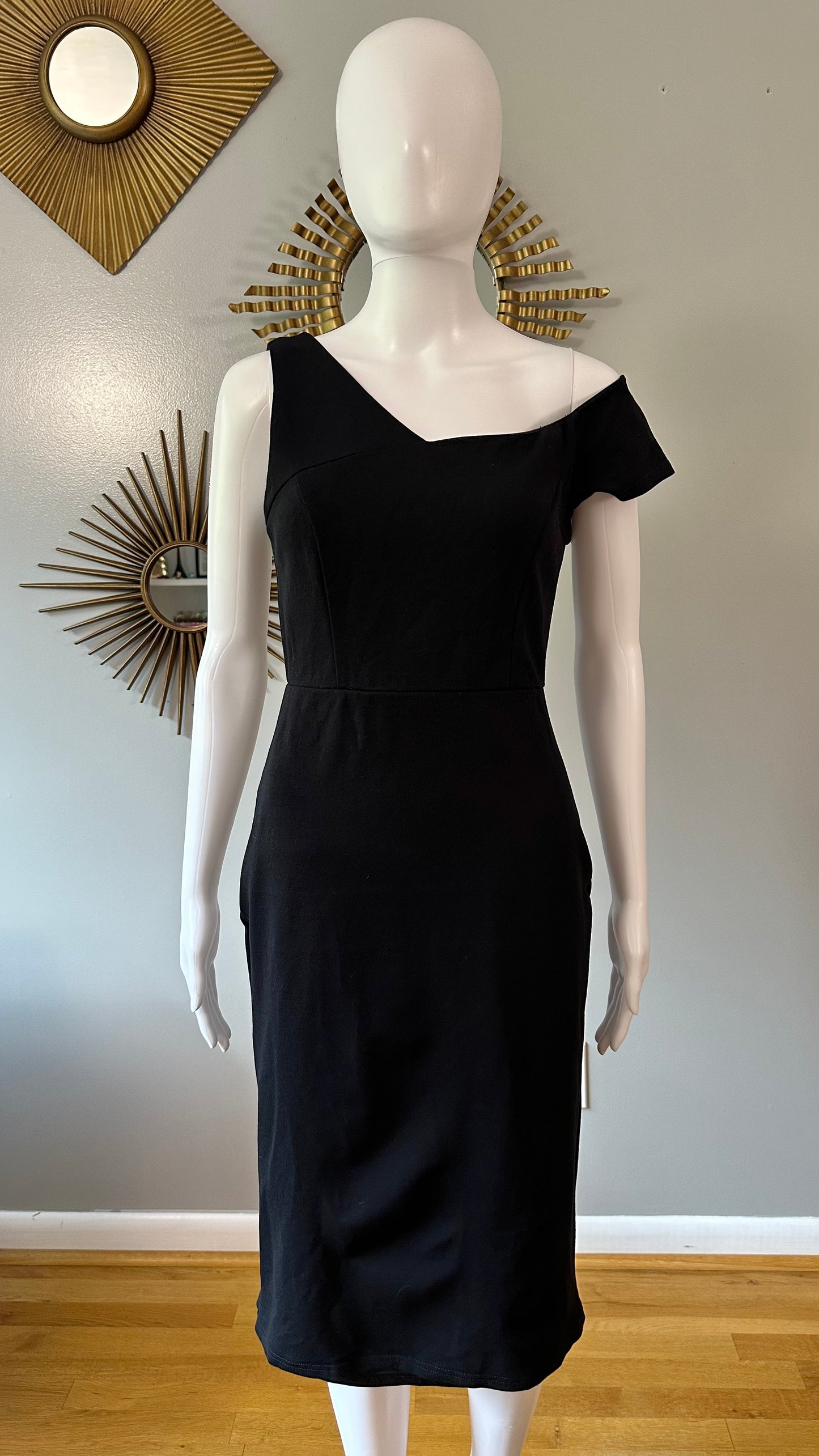 Lulu’s - Black One Shoulder Bodycon Midi Dress