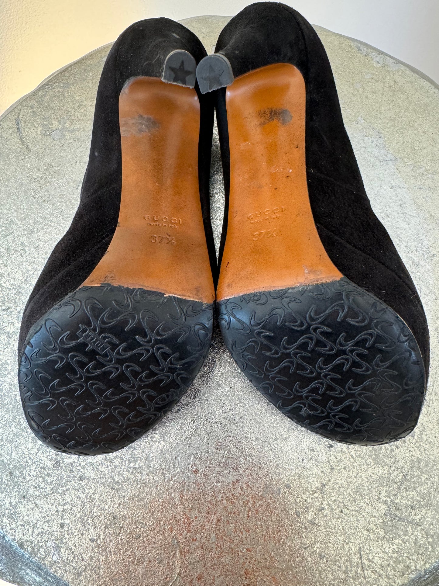 GUCCI - Black Suede T-Strap Betty Pumps