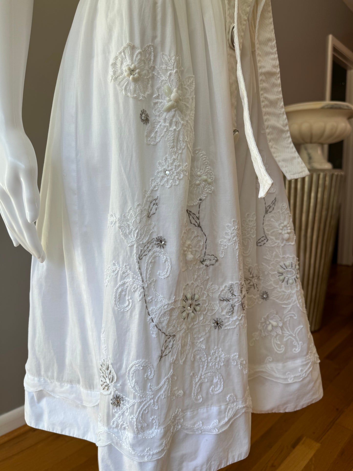Dolce & Gabbana - Vestido de verano blanco bordado vintage
