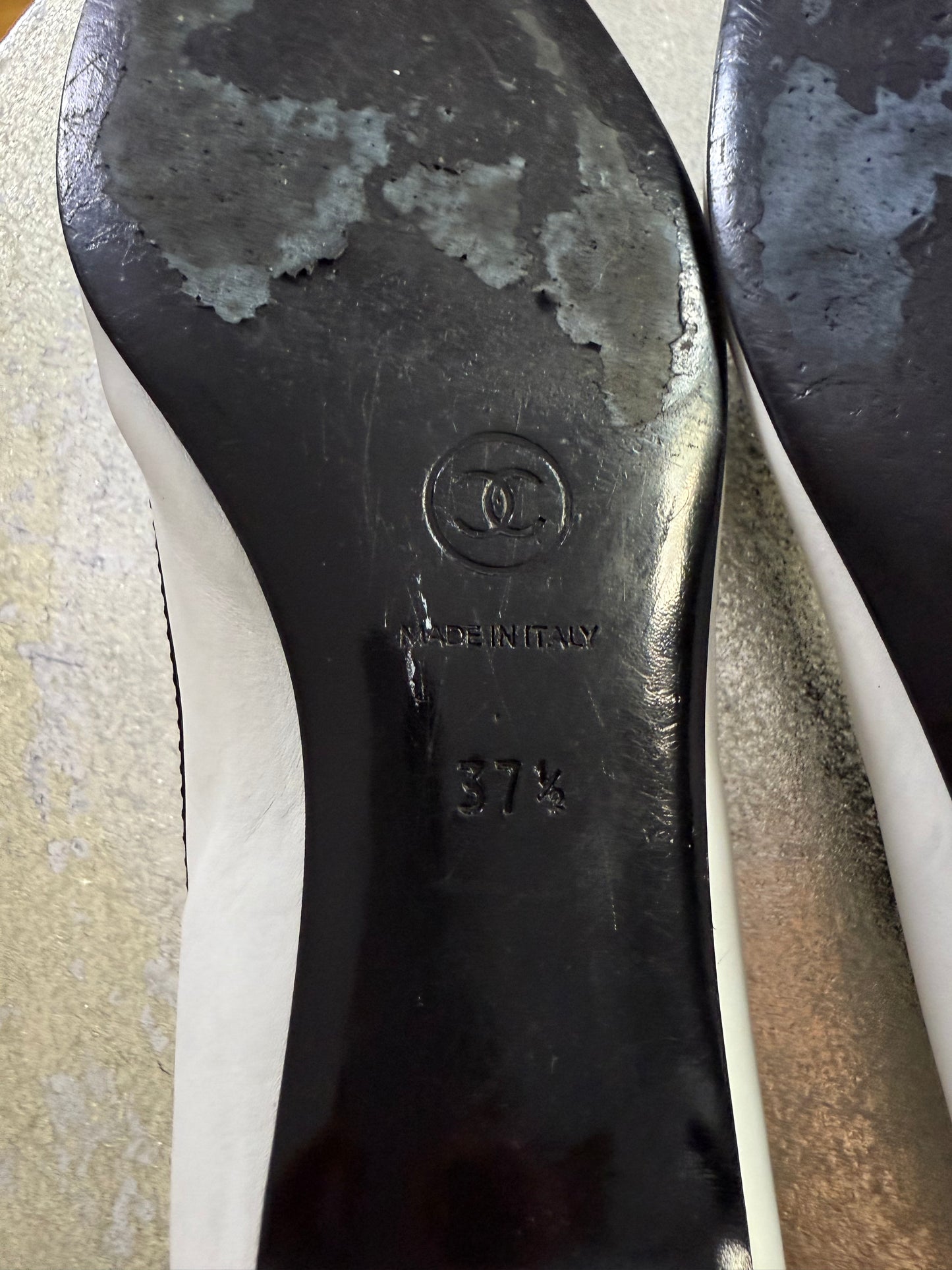 Chanel - Black & White Oxford Flats
