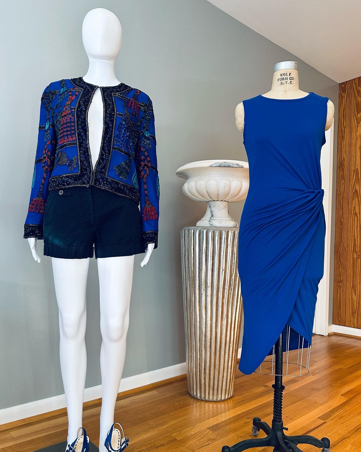 Niteline de Della Rofougali 1994 - Chaqueta Bolero con cuentas de seda azul real