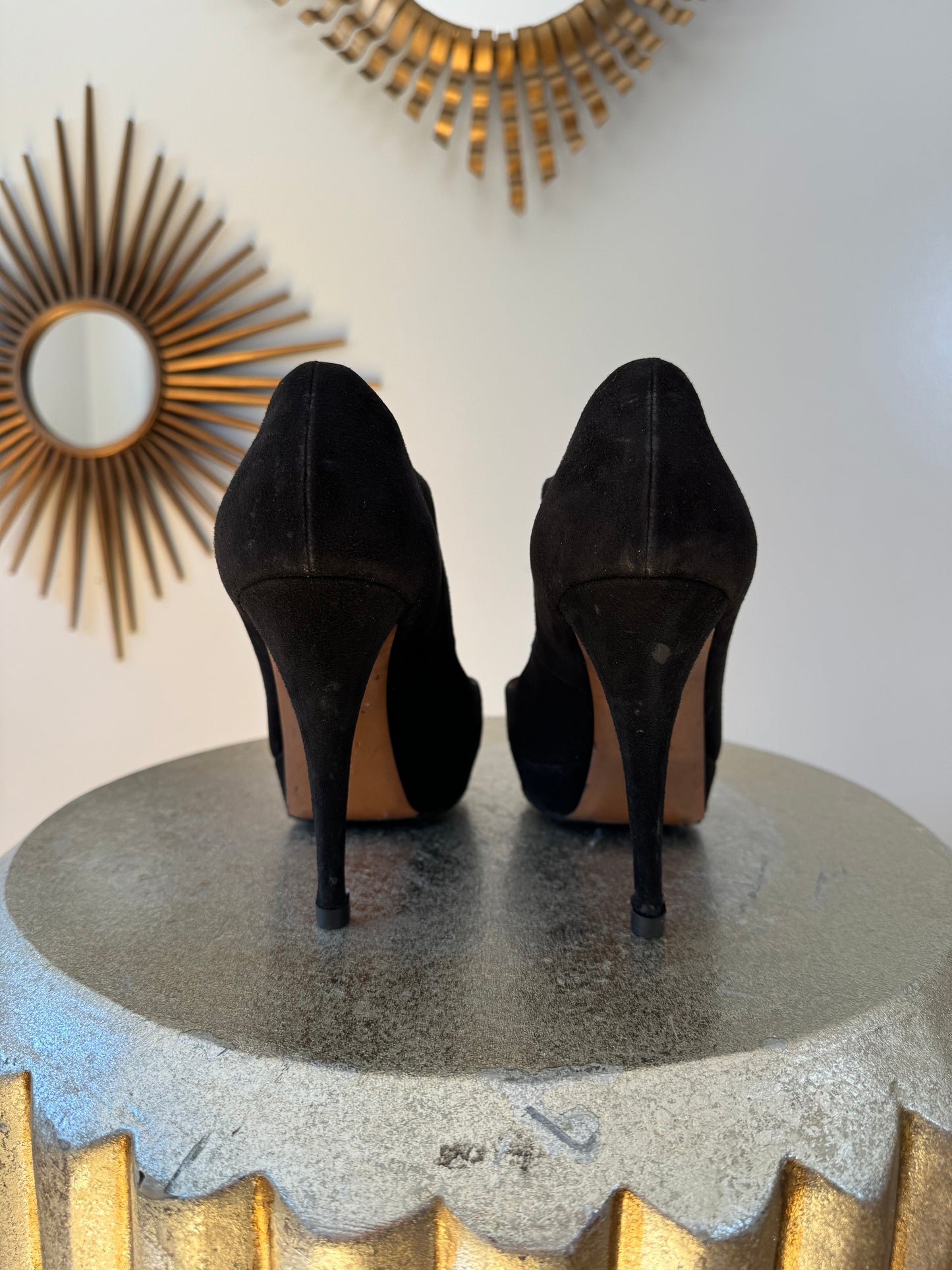 GUCCI - Black Suede T-Strap Betty Pumps