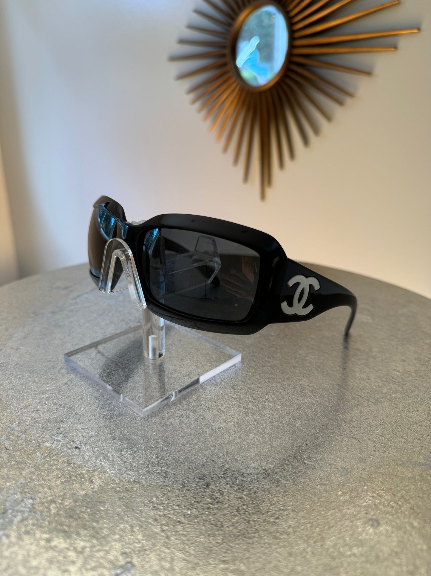 CHANEL - Black 5076H Sunglasses W/ Mother of Pearl CC Logo