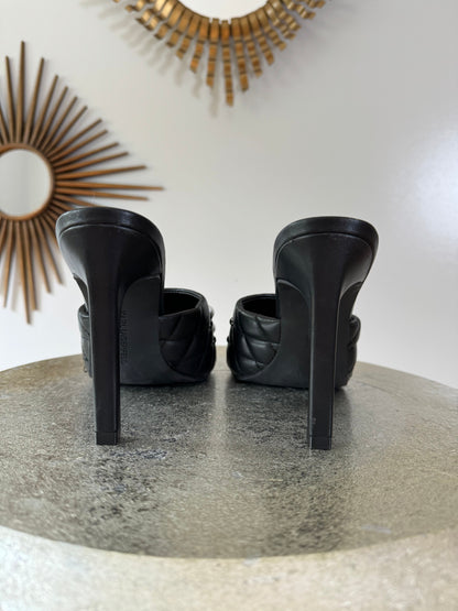 Karl Lagerfeld - Tacones Amina rosas