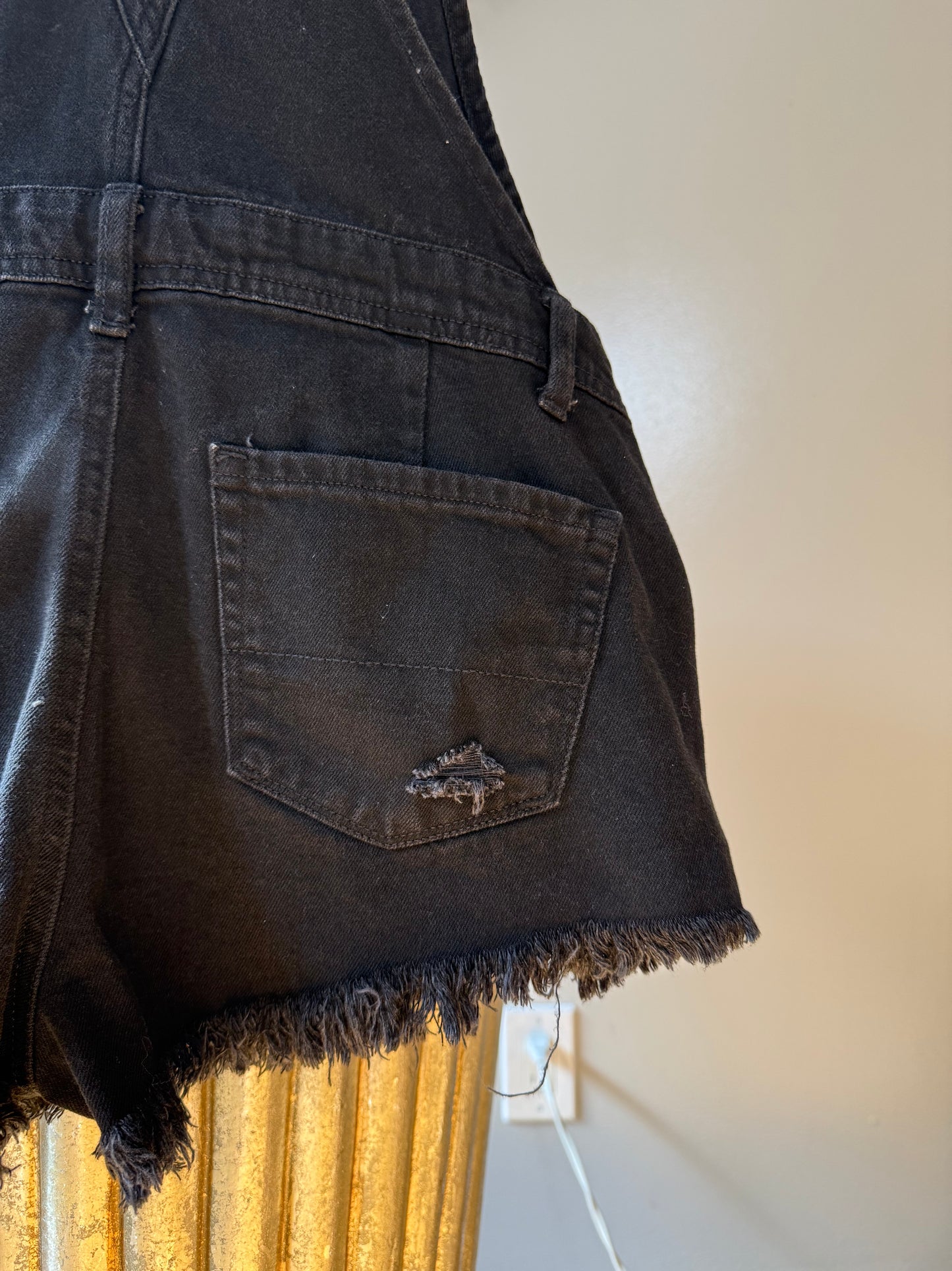 American Eagle - Black Distressed Short Overalls