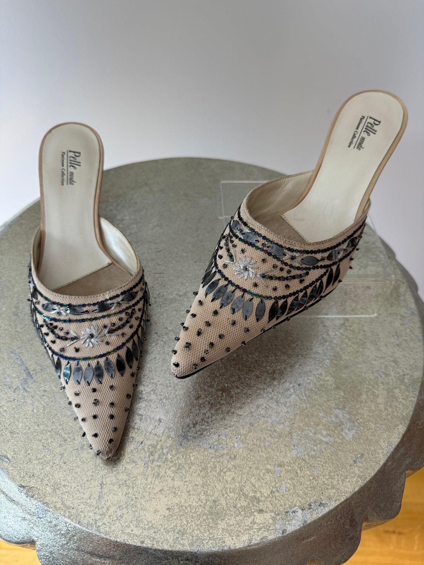 Pella Moda - Beige Vintage Embroidered Mules