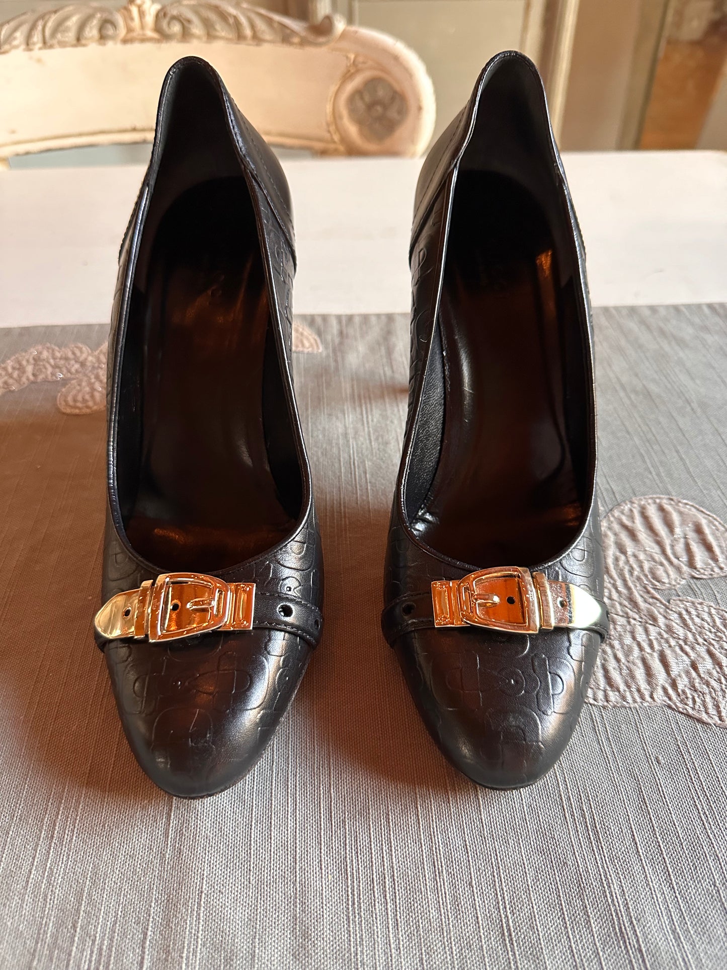 Gucci - Zapatos de salón Margaux de piel de becerro negro