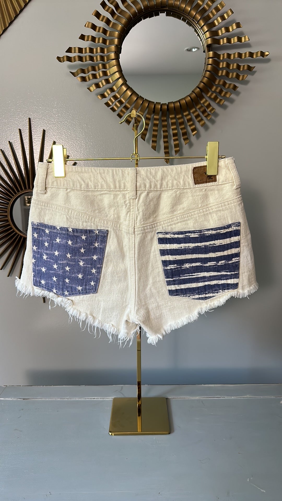 American Eagle 🦅- Stars & Stripes Beige Denim Shorts