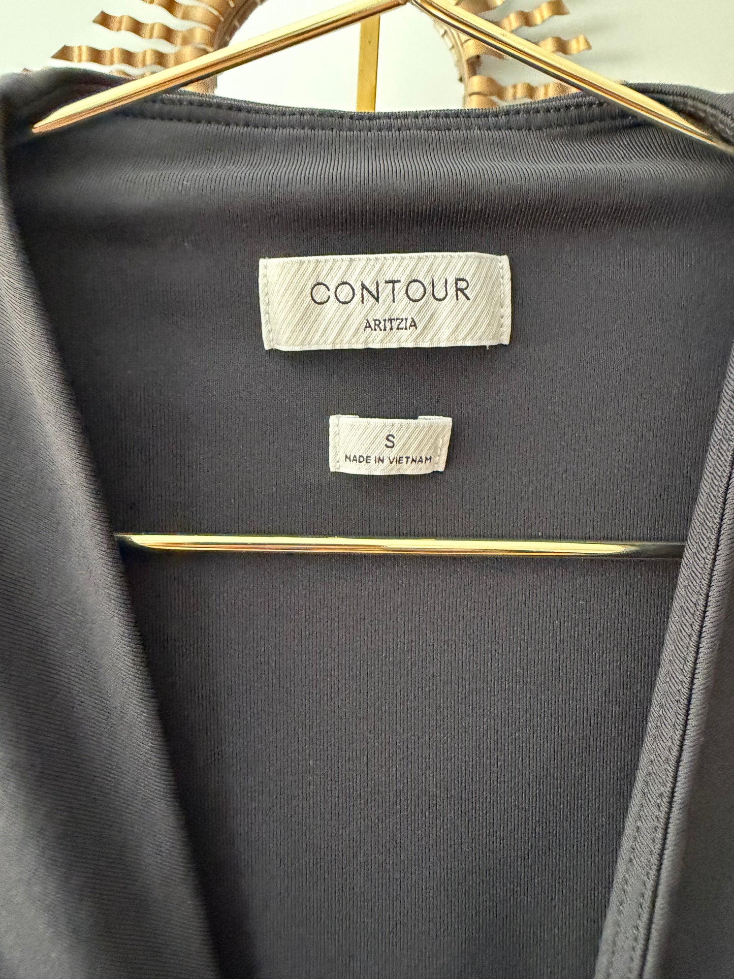 Aritzia - Black Contour Twist-Front Top